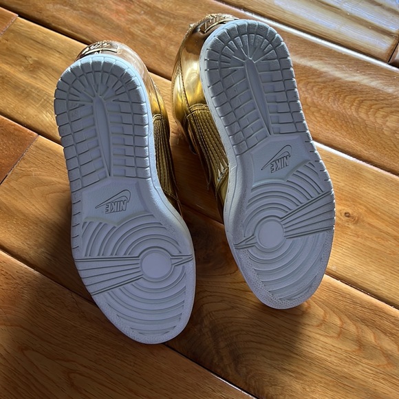 Nike Sky High Dunk Liquid Gold Wedges - Picture 3 of 3